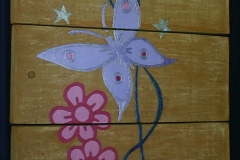 Terracotta incisa e decorata farfalla cm. 100x52